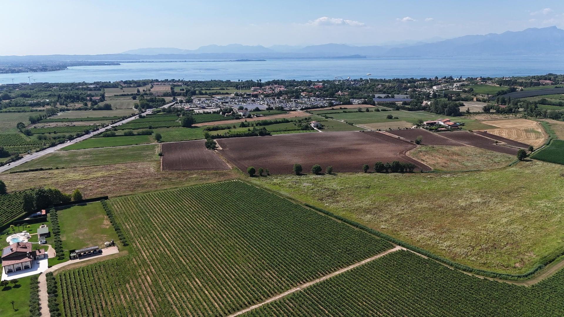Veduta aerea del campo volo Garda Lake Airfield